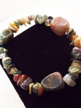 ASSORTED COLORFUL AGATE CHUNKS STRETCHY BRACELET 21